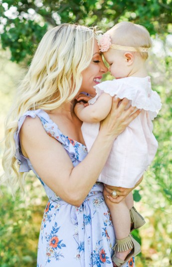 working mom - Family Lifestyle Portraits in Orange County by Kate Noelle.