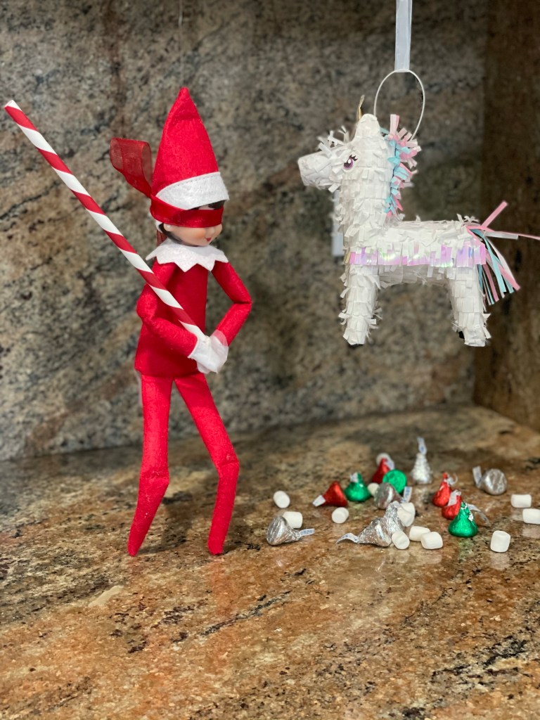 Elf on the Shelf - Party Piñata 